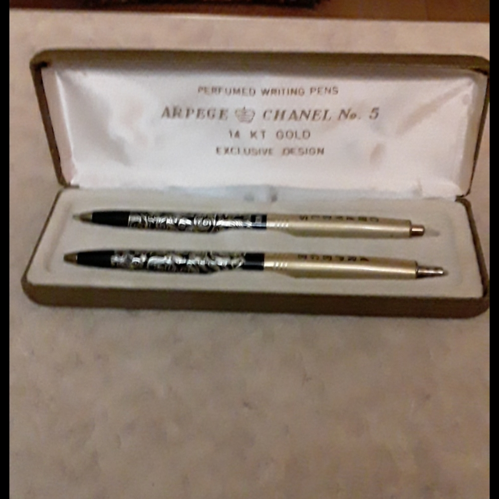 Two arpege Chanel no 5. Pens